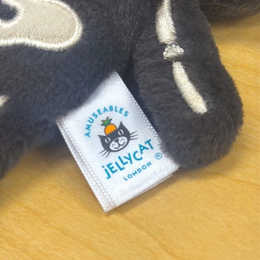 Jellycat Amuseables Bob the Skeleton keychain - Picture 4 of 4